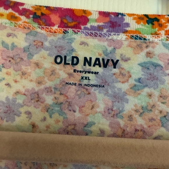 Old Navy EveryWear Crew-Neck T-Shirt - Picture 2 of 4